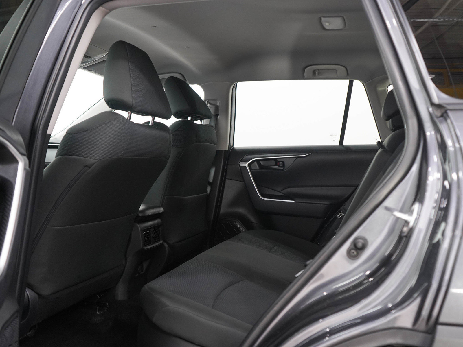Used 2025 Toyota RAV4 LE AWD/4WD image 17