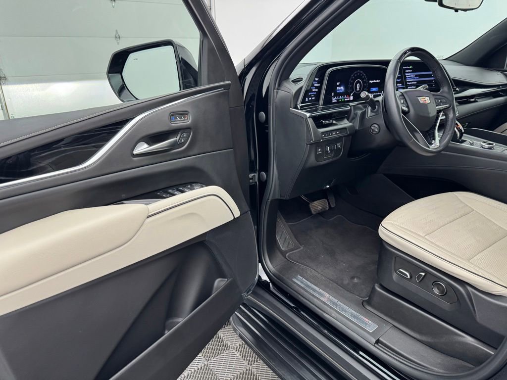 Used 2023 Cadillac Escalade Sport w/ LPO, ONYX Package AWD/4WD image 20