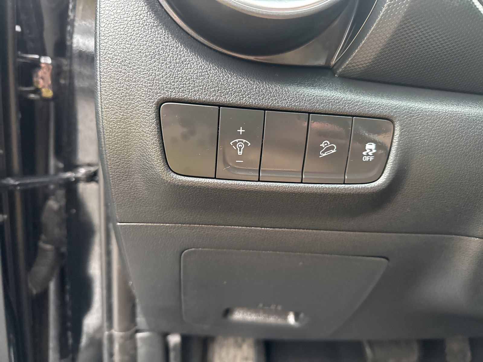 Used 2023 Hyundai Kona SEL w/ Convenience Package FWD image 18