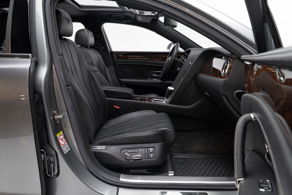 Used 2014 Bentley Flying Spur W12 image 45