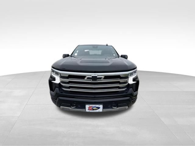 Used 2023 Chevrolet Silverado 1500 High Country w/ Technology Package image 3