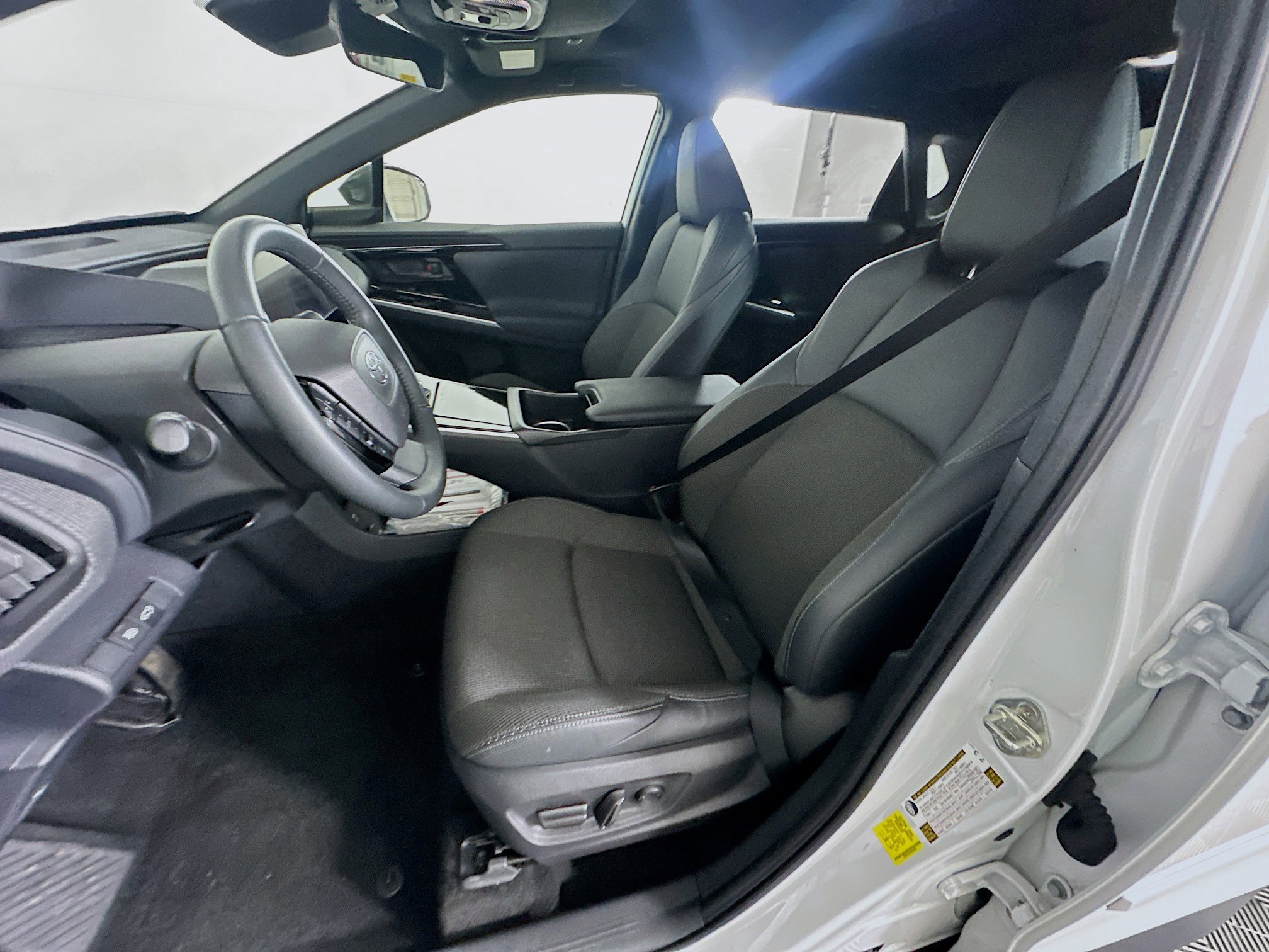 Used 2024 Toyota bZ4X XLE w/ Weather Package FWD image 13