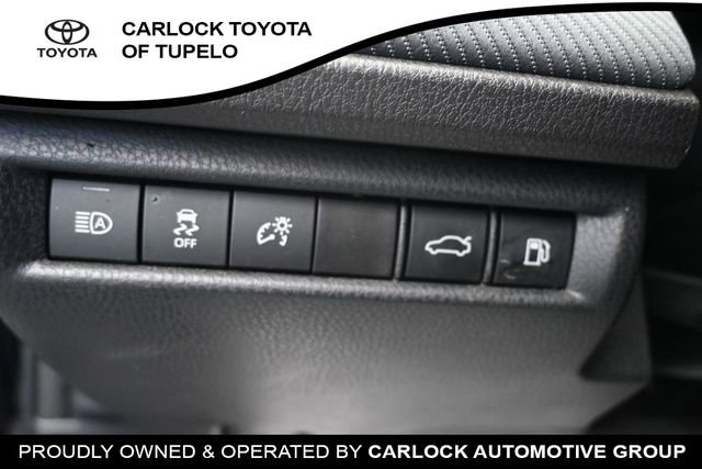 Used 2025 Toyota Camry SE w/ Convenience Package FWD image 20