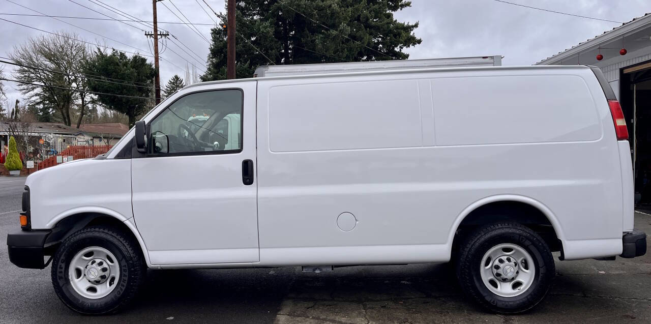 Used 2006 Chevrolet Express 2500 image 6