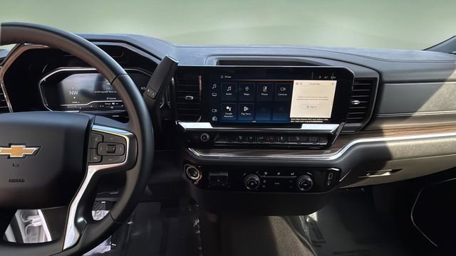 Used 2024 Chevrolet Silverado 2500 LT image 12