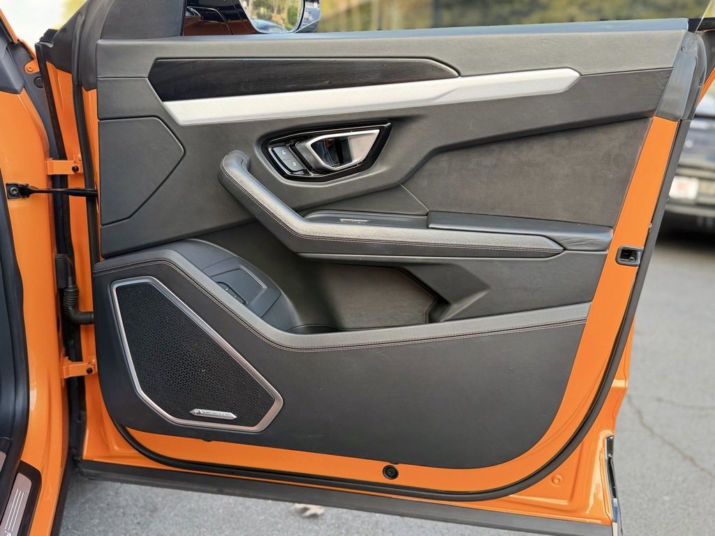 Used 2021 Lamborghini Urus image 37