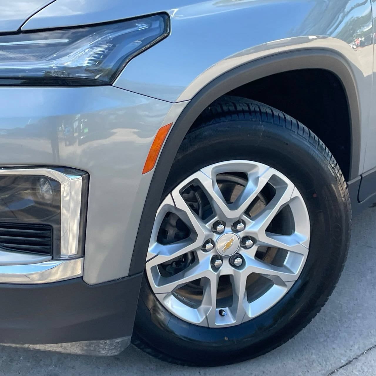 Certified 2023 Chevrolet Traverse LS w/ Safety Package FWD image 8