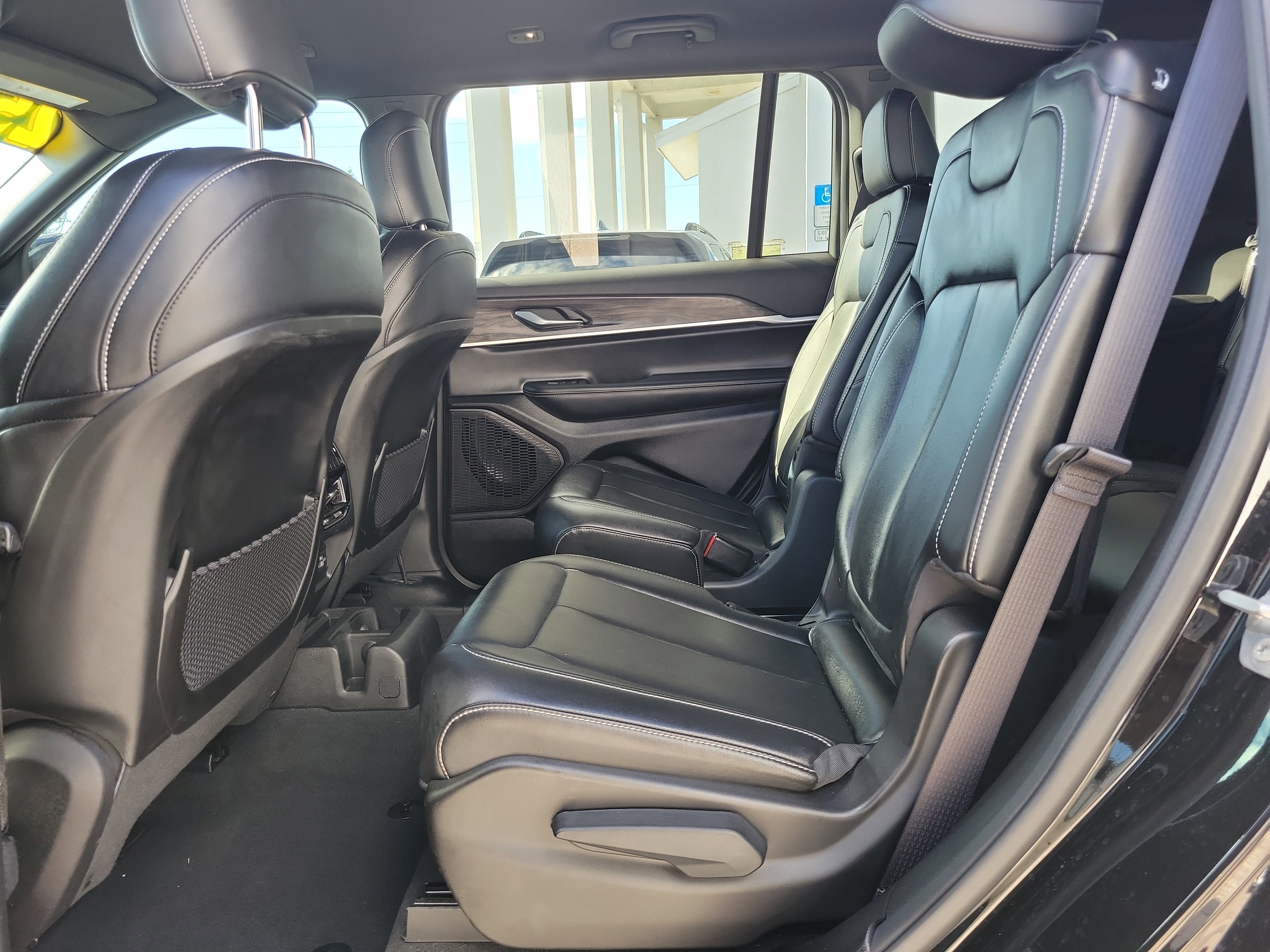 Used 2025 Jeep Grand Cherokee L Limited RWD image 9