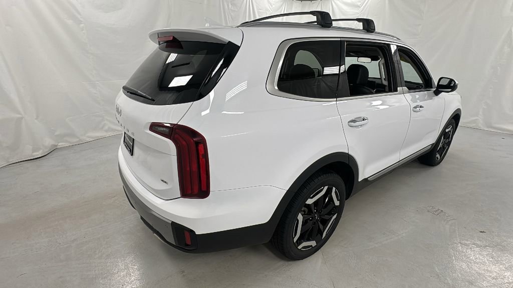 Used 2025 Kia Telluride S image 3