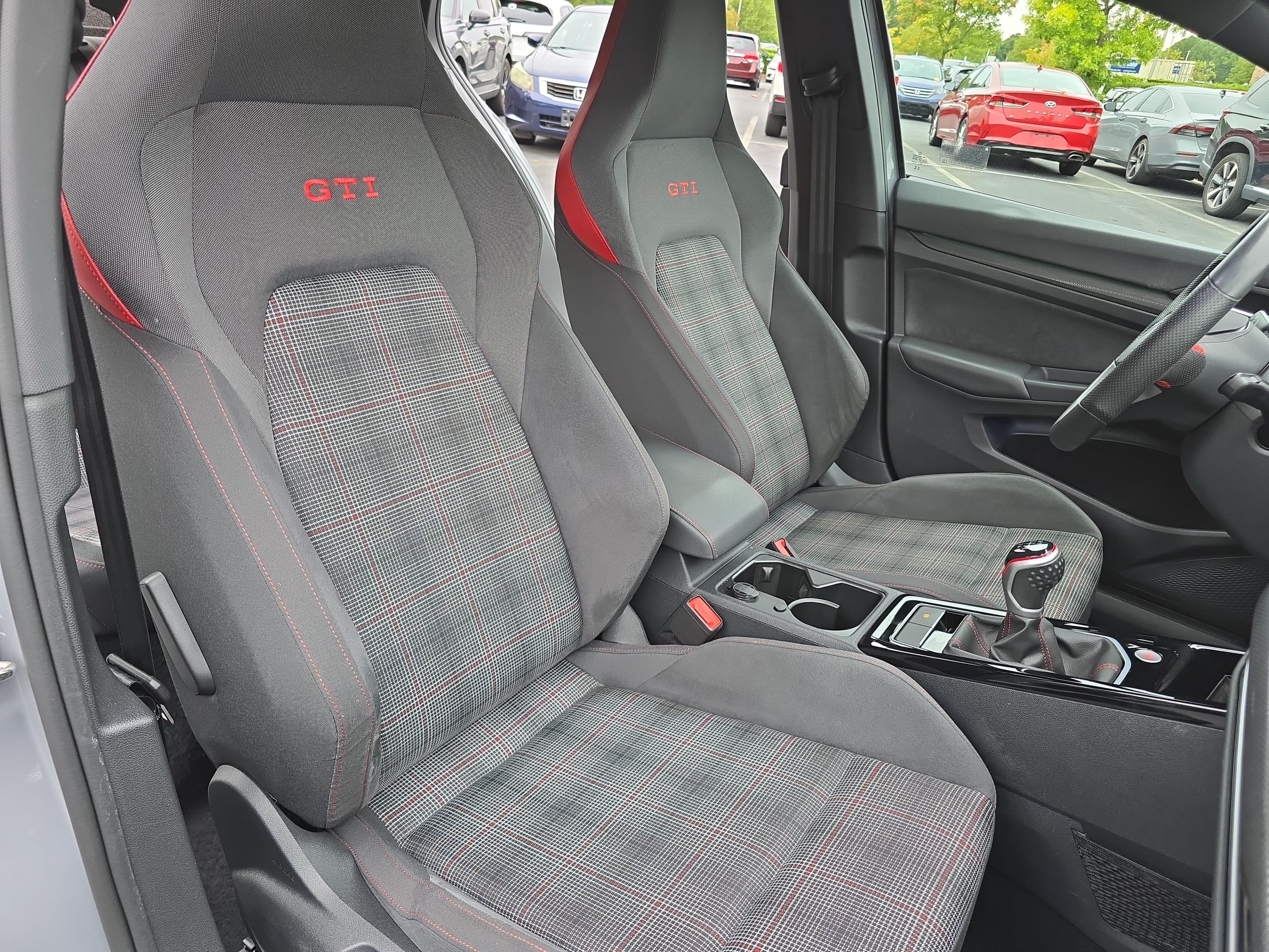 Used 2024 Volkswagen GTI SE FWD image 10