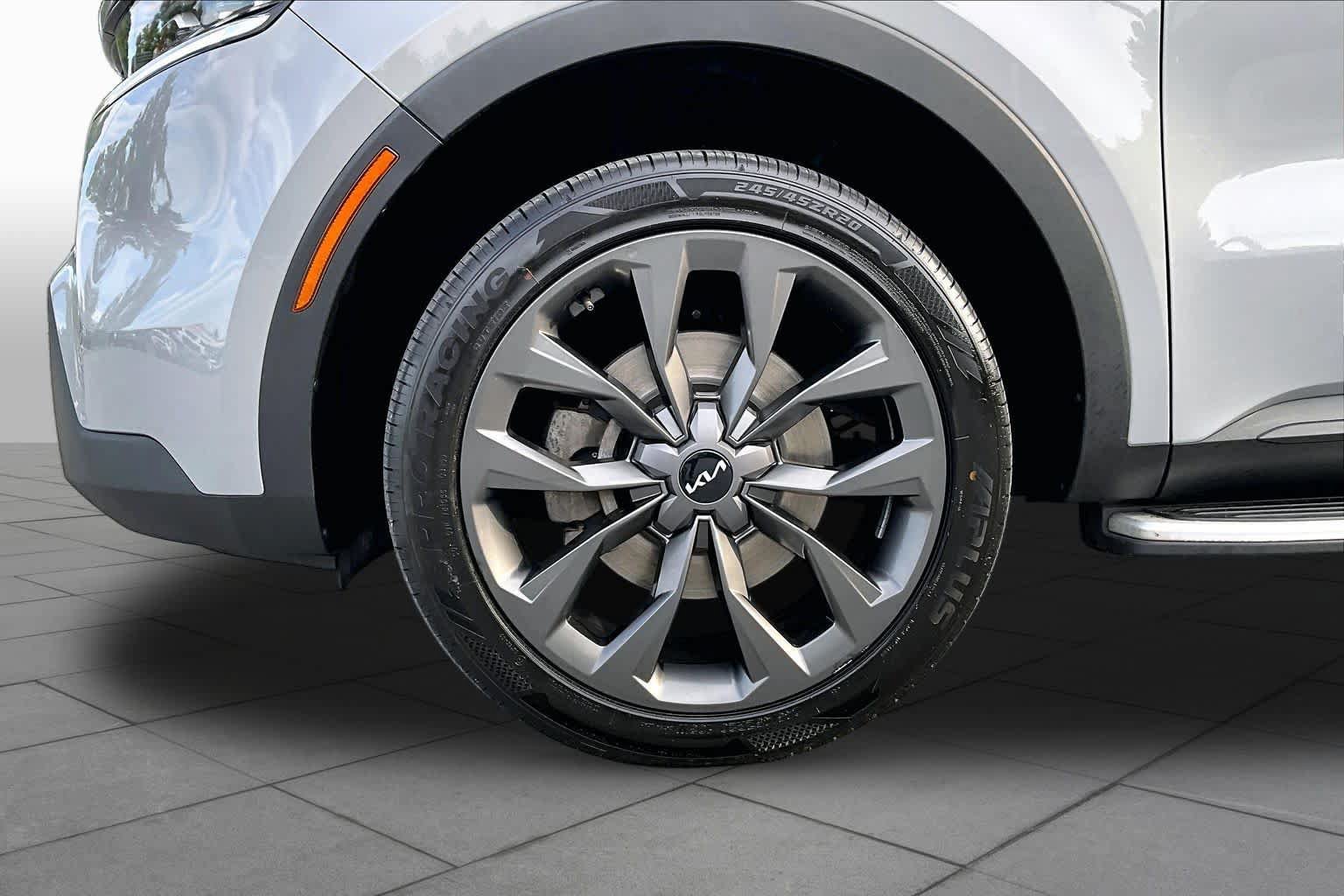 Used 2023 Kia Sorento SX Prestige AWD/4WD image 11