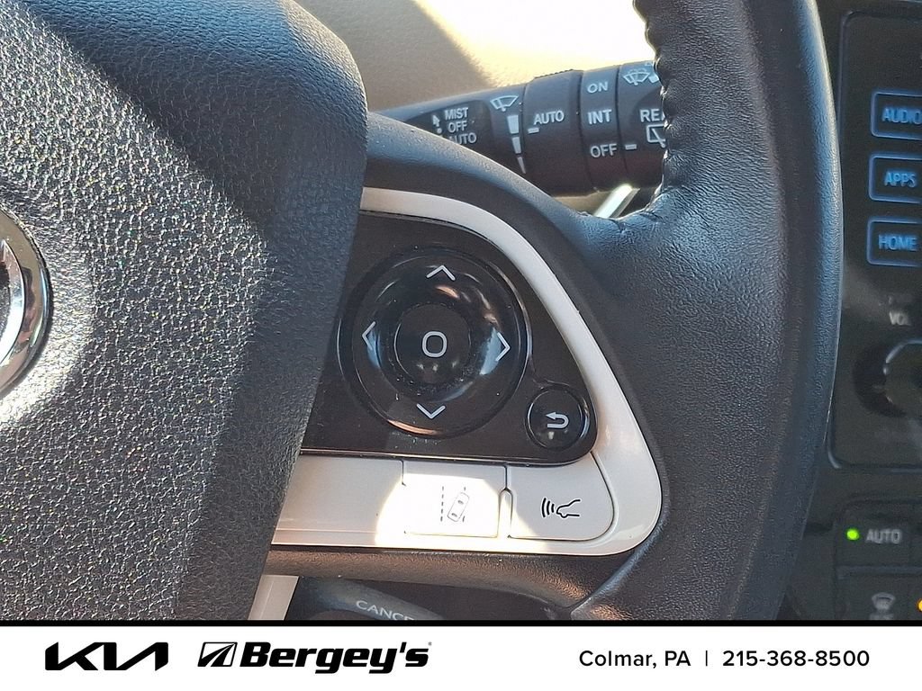 Used 2017 Toyota Prius Four FWD image 23