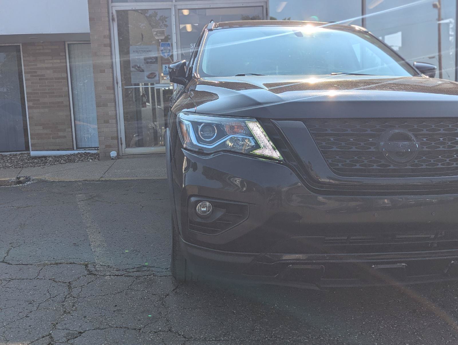 Used 2020 Nissan Pathfinder SL AWD/4WD image 13