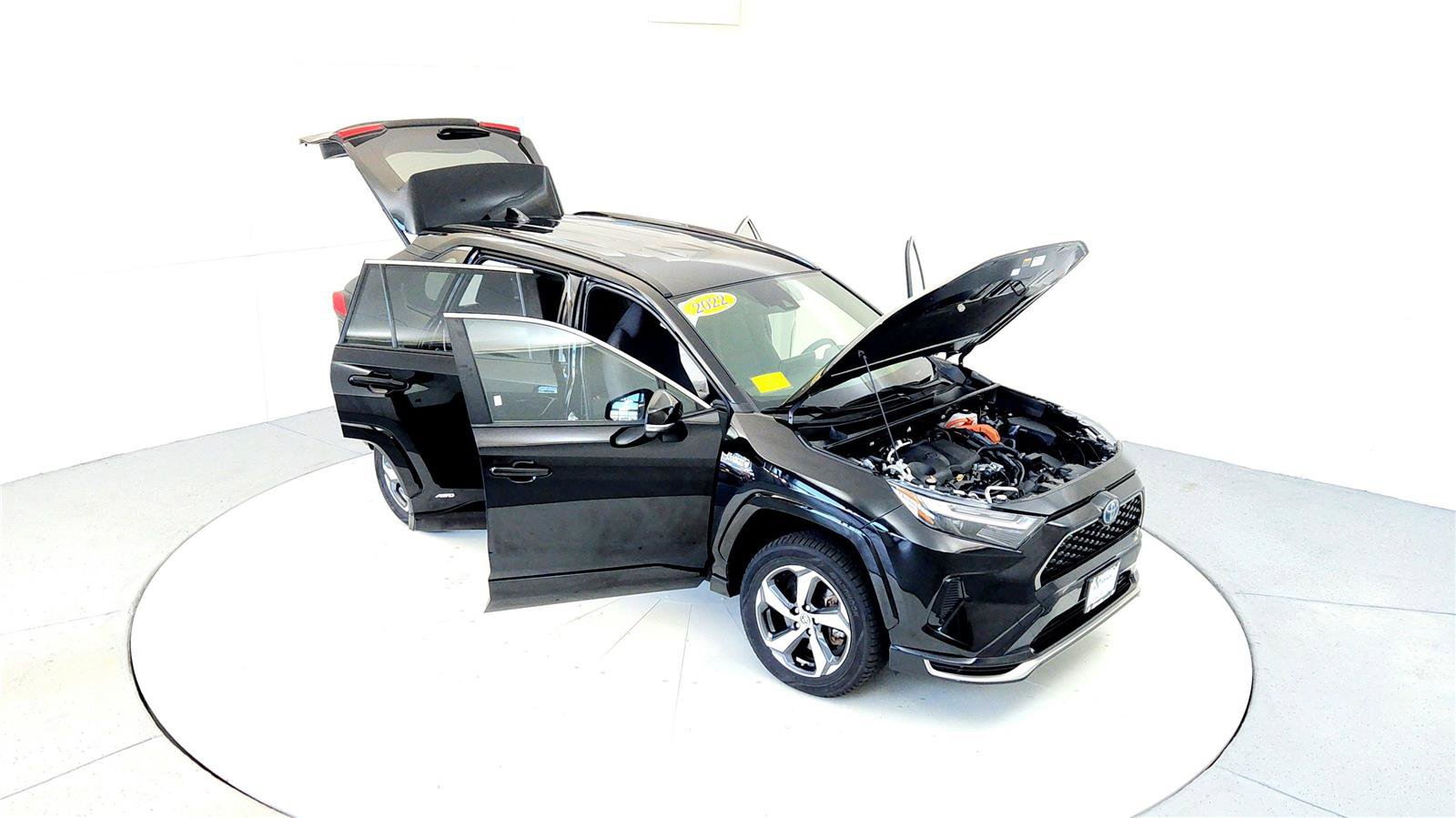 Certified 2022 Toyota RAV4 SE image 24