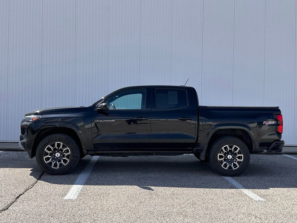 Used 2023 Chevrolet Colorado Z71 w/ Z71 Convenience Package 2 AWD/4WD image 2