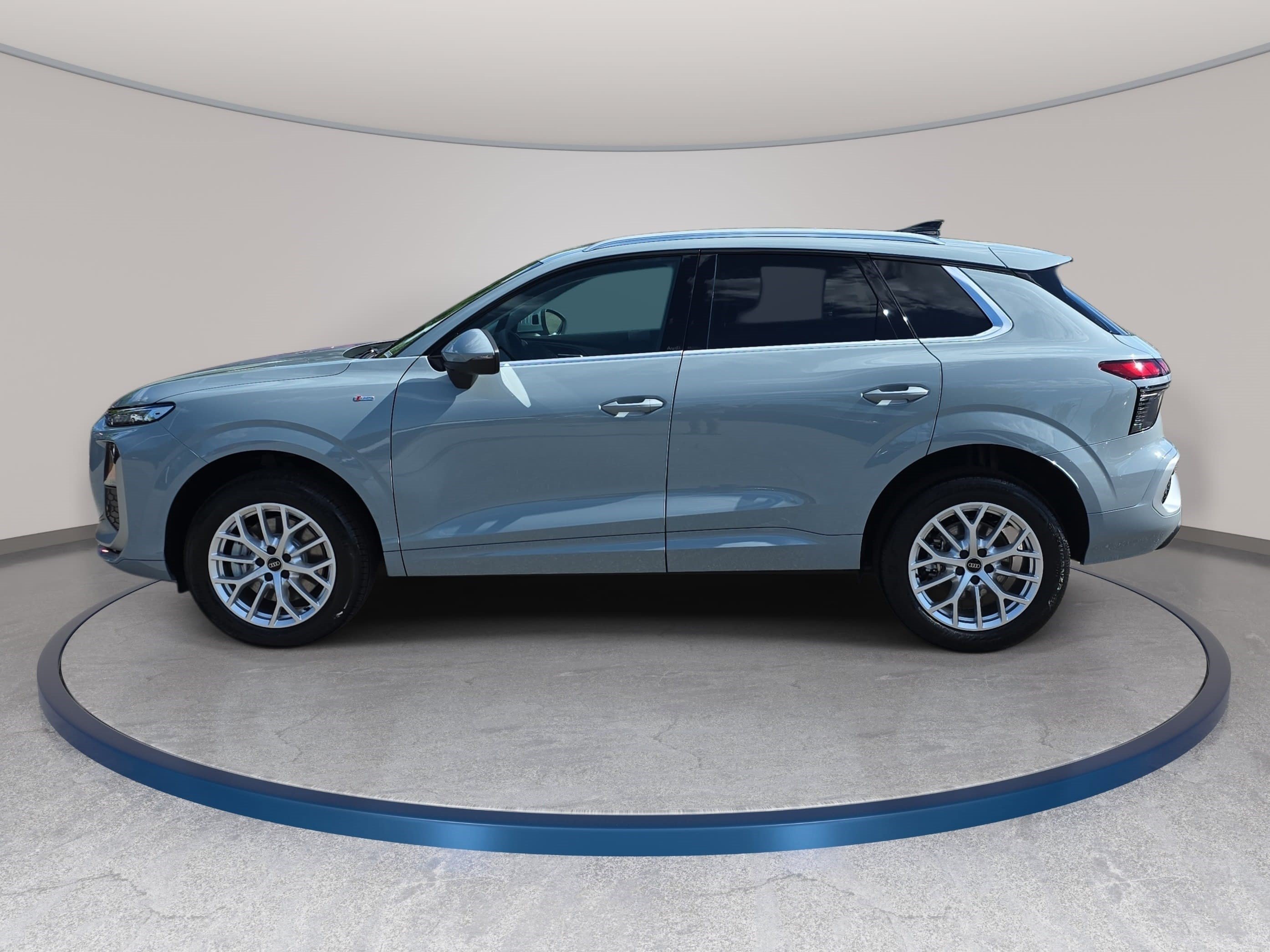 New 2026 Audi Q3 quattro 2.0T AWD/4WD image 8