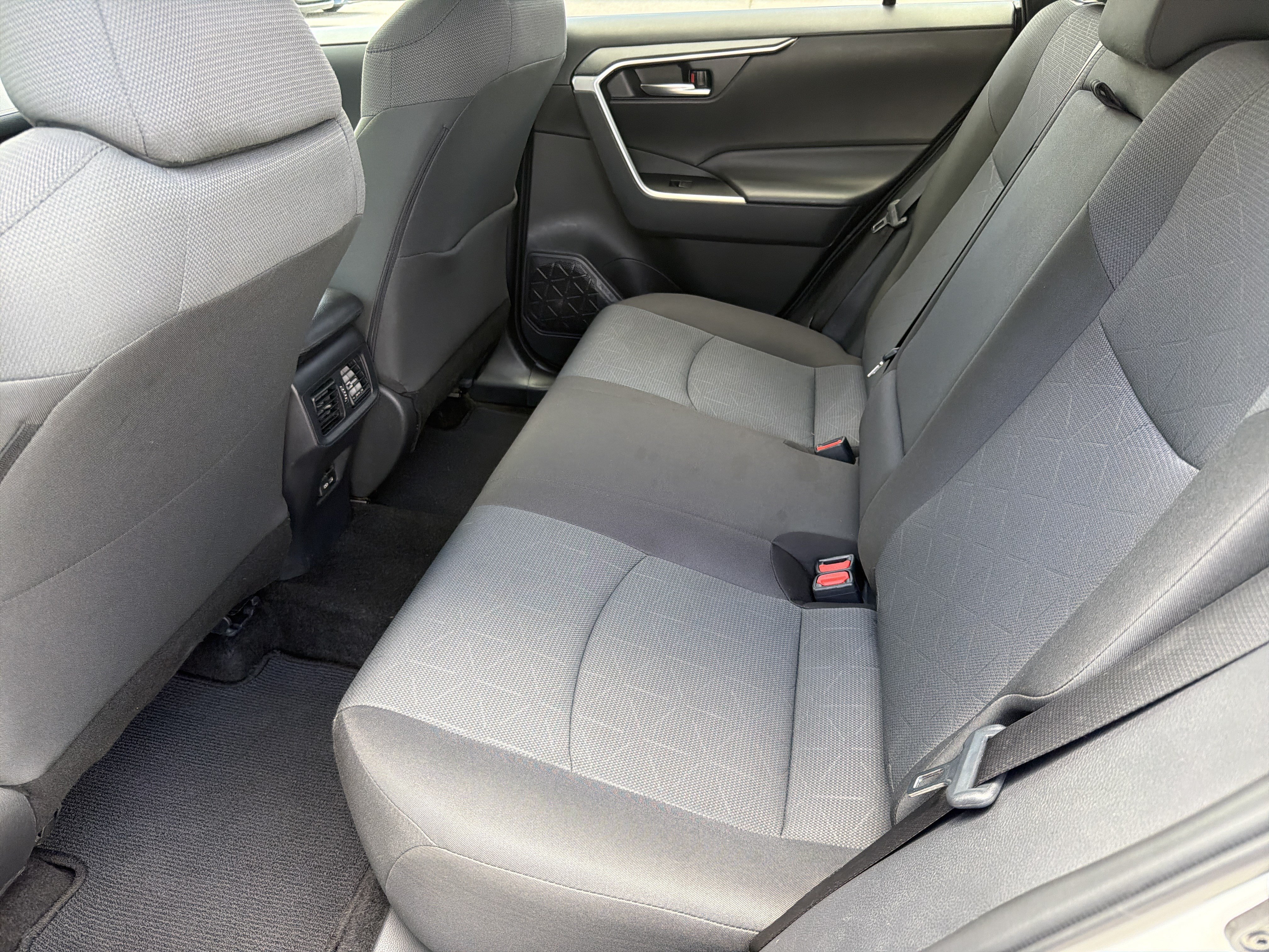 Certified 2024 Toyota RAV4 XLE FWD image 31