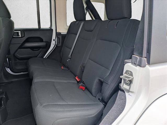 Used 2019 Jeep Wrangler Unlimited Sahara image 18