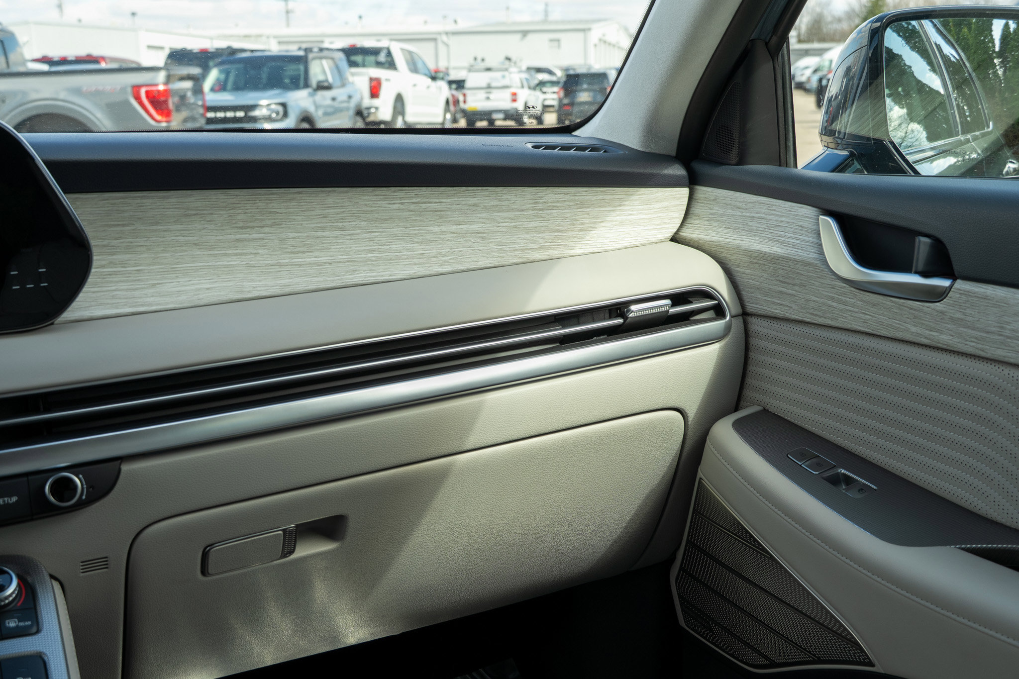 Used 2024 Hyundai Palisade Calligraphy image 53