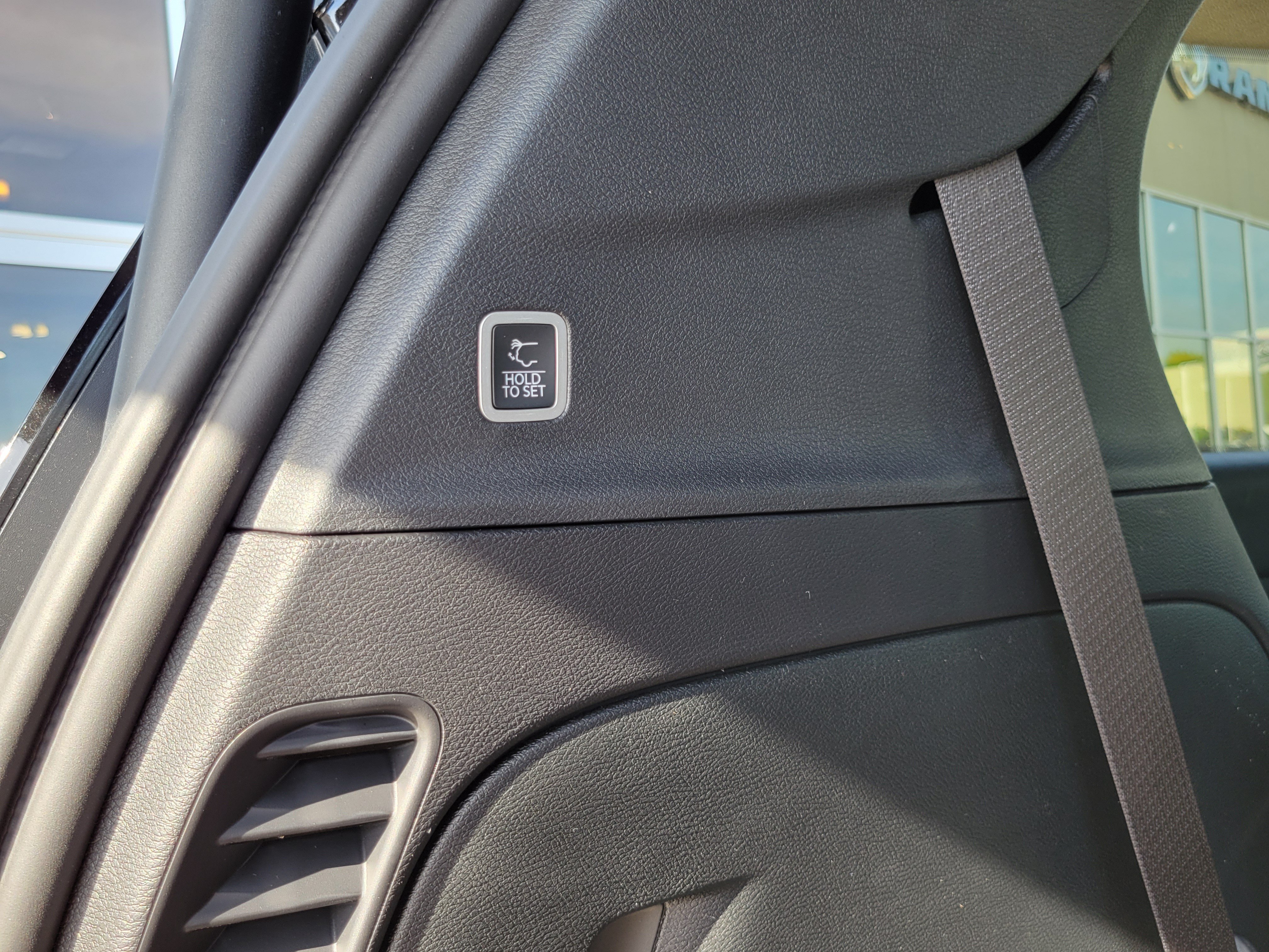New 2027 Chrysler Pacifica Select FWD image 21