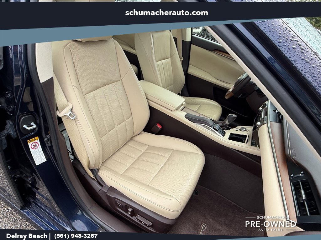 Used 2018 Lexus ES 300h w/ Luxury Package FWD image 17