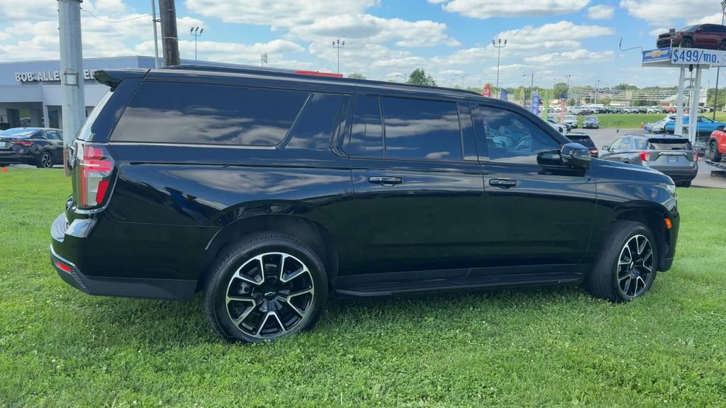 Used 2024 Chevrolet Suburban RST w/ Luxury Package AWD/4WD image 7