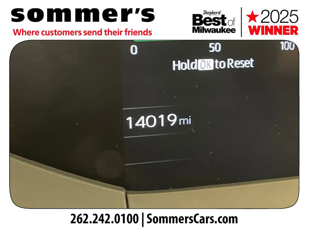 Used 2023 Toyota Prius XLE AWD/4WD image 14