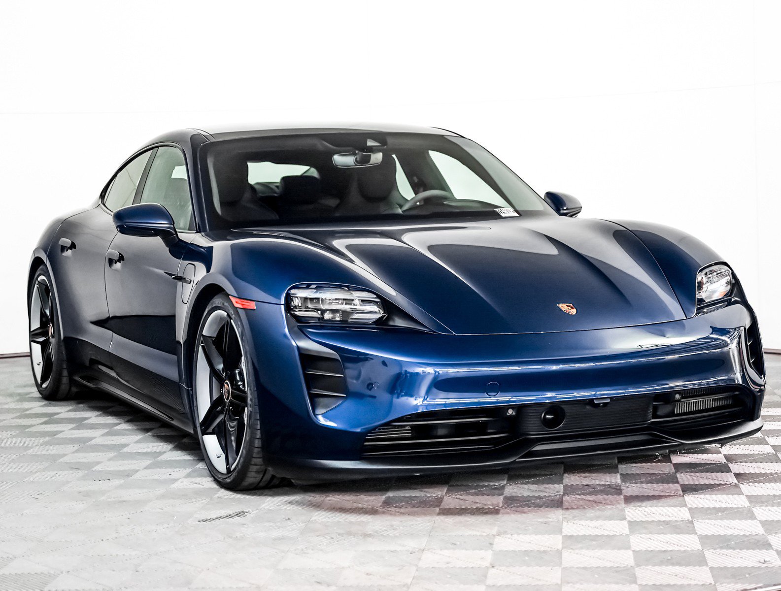 Certified 2023 Porsche Taycan GTS image 8