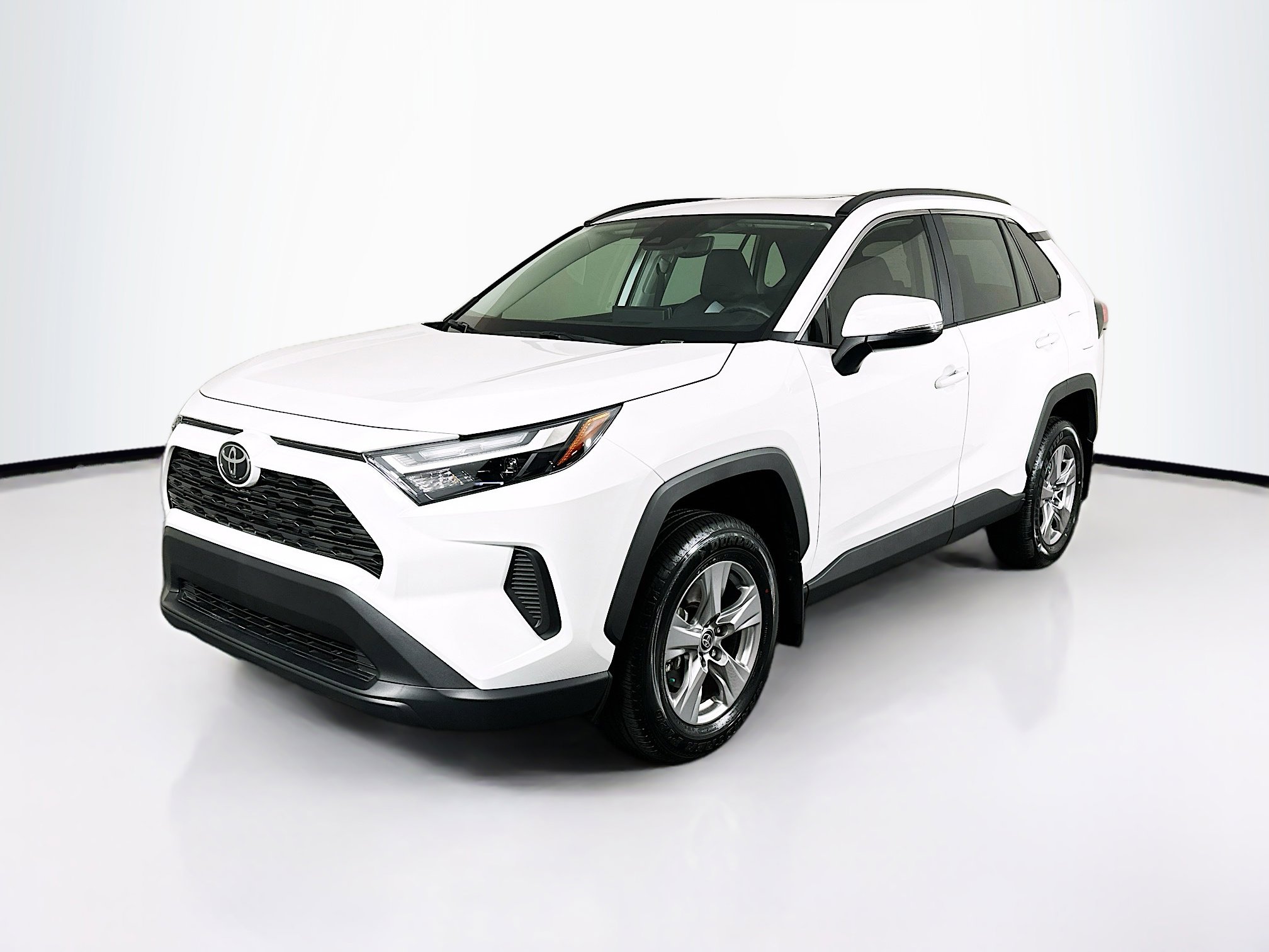 Used 2025 Toyota RAV4 XLE w/ Convenience Package FWD image 3