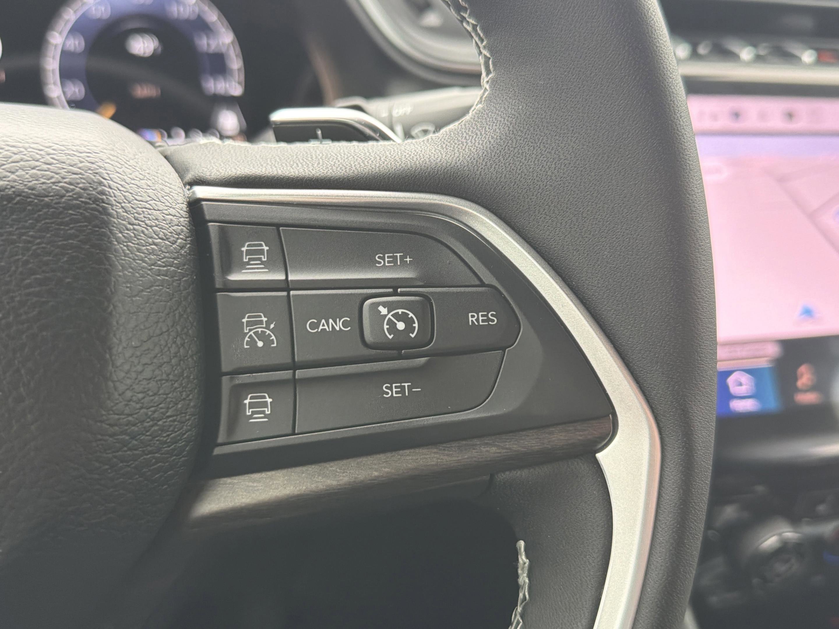 Used 2025 Jeep Grand Cherokee Limited w/ Trailer Tow Package image 22