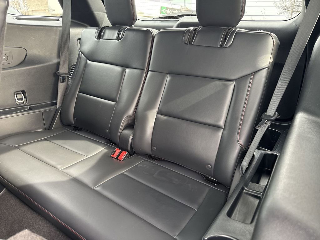 Used 2025 Ford Explorer ST-Line w/ ST-Line Street Pack image 25