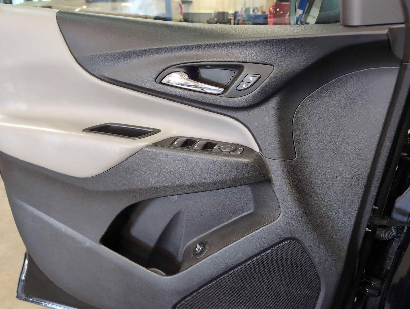 Used 2022 Chevrolet Equinox LT image 23