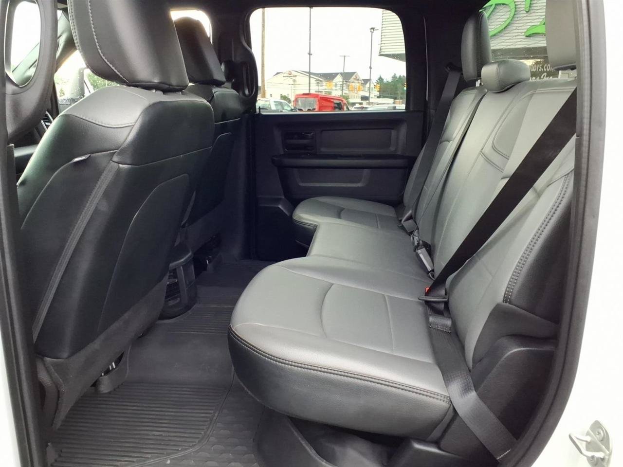 Used 2024 RAM 2500 Tradesman w/ Chrome Appearance Group AWD/4WD image 16