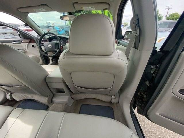 Used 2008 Chevrolet Impala LT FWD image 28