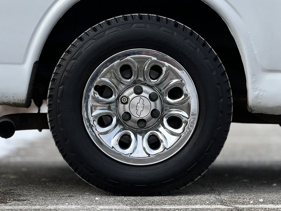 Used 2009 Chevrolet Express 1500 image 37