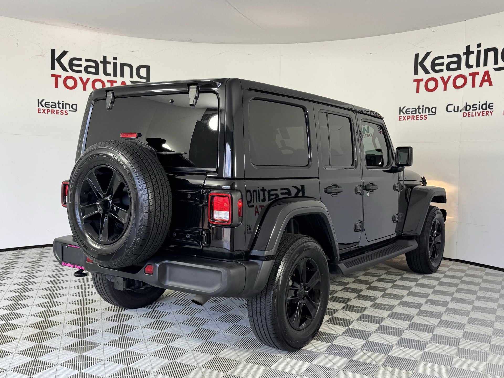 Used 2020 Jeep Wrangler Unlimited Sahara AWD/4WD image 5