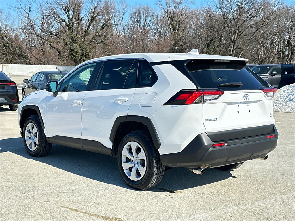 Used 2025 Toyota RAV4 LE image 3