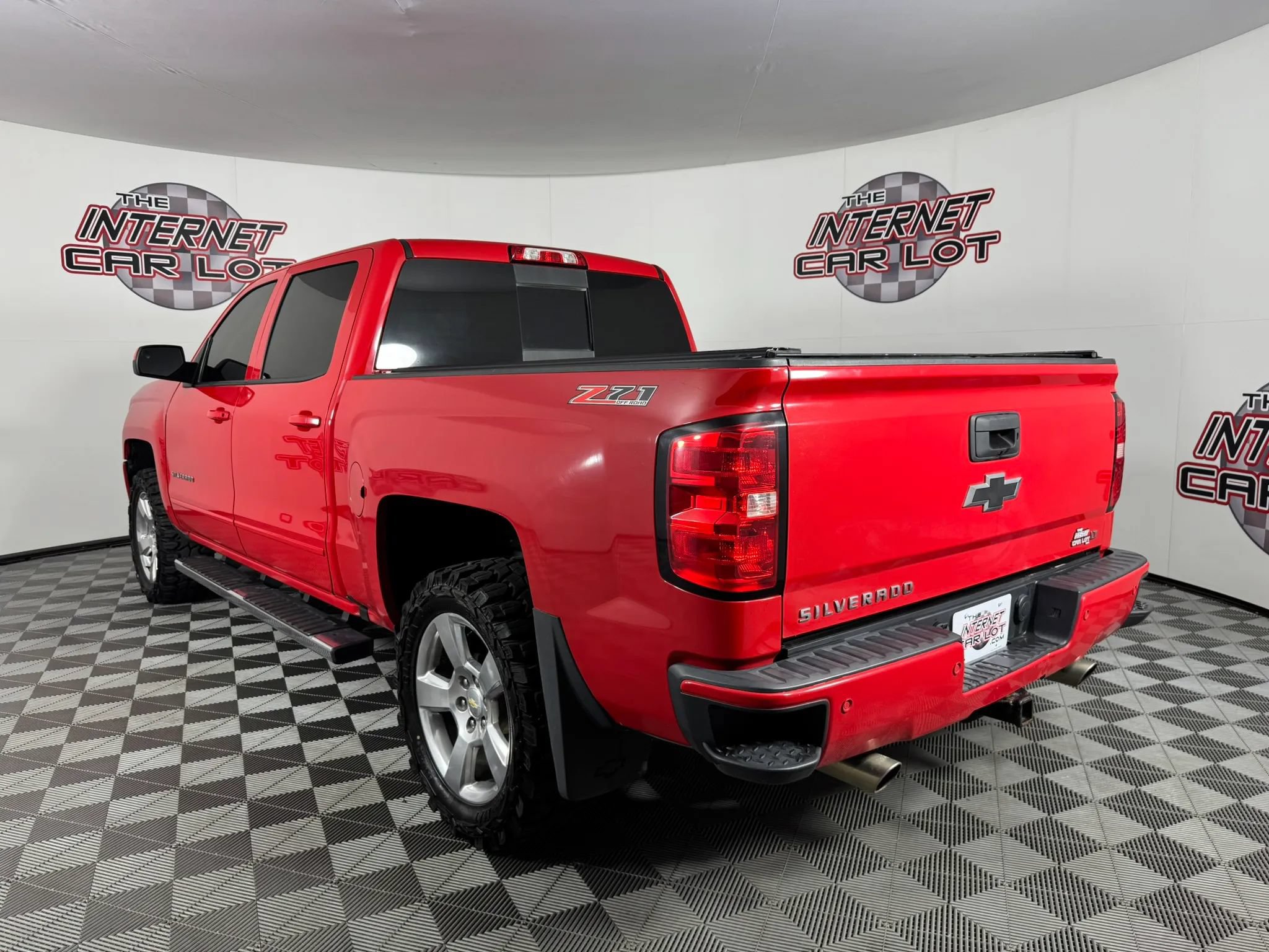 Used 2018 Chevrolet Silverado 1500 LT w/ All Star Edition AWD/4WD image 5