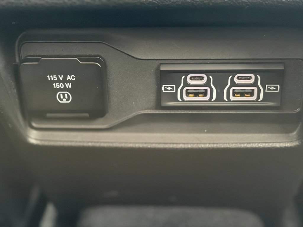 Used 2023 Jeep Grand Cherokee L Limited AWD/4WD image 19