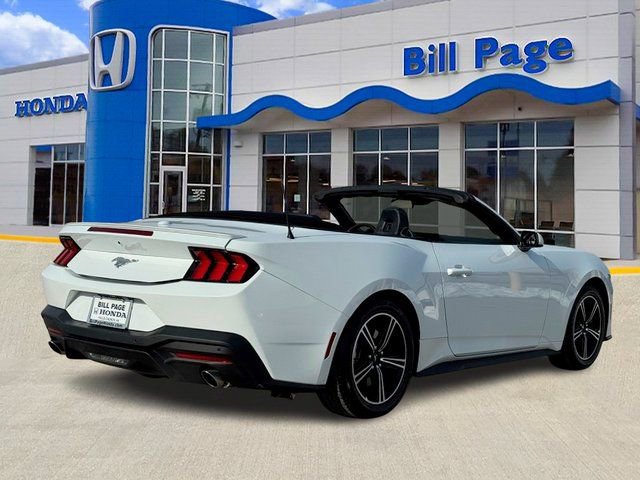 Used 2025 Ford Mustang Premium image 7