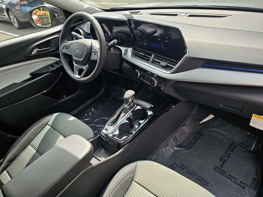 New 2026 Chevrolet Trax LT w/ Midnight Edition FWD image 10