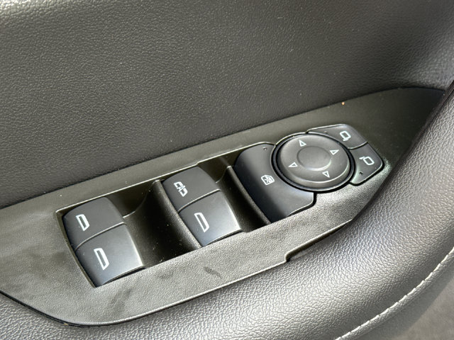 Used 2025 Chevrolet Blazer LT w/ LPO, Black Grille Bar Package FWD image 19