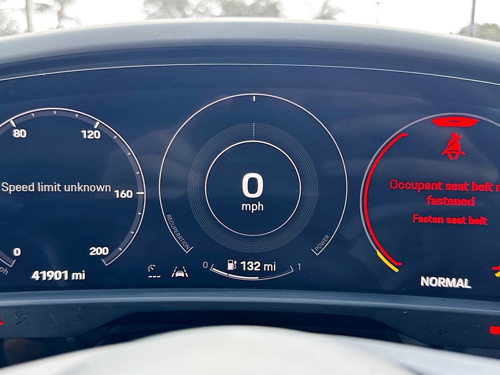 Used 2022 Porsche Taycan image 13