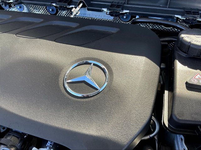Used 2026 Mercedes-Benz GLB 250 4MATIC image 33