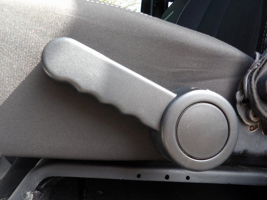 Used 2017 Jeep Wrangler Unlimited Sahara w/ Connectivity Group image 11