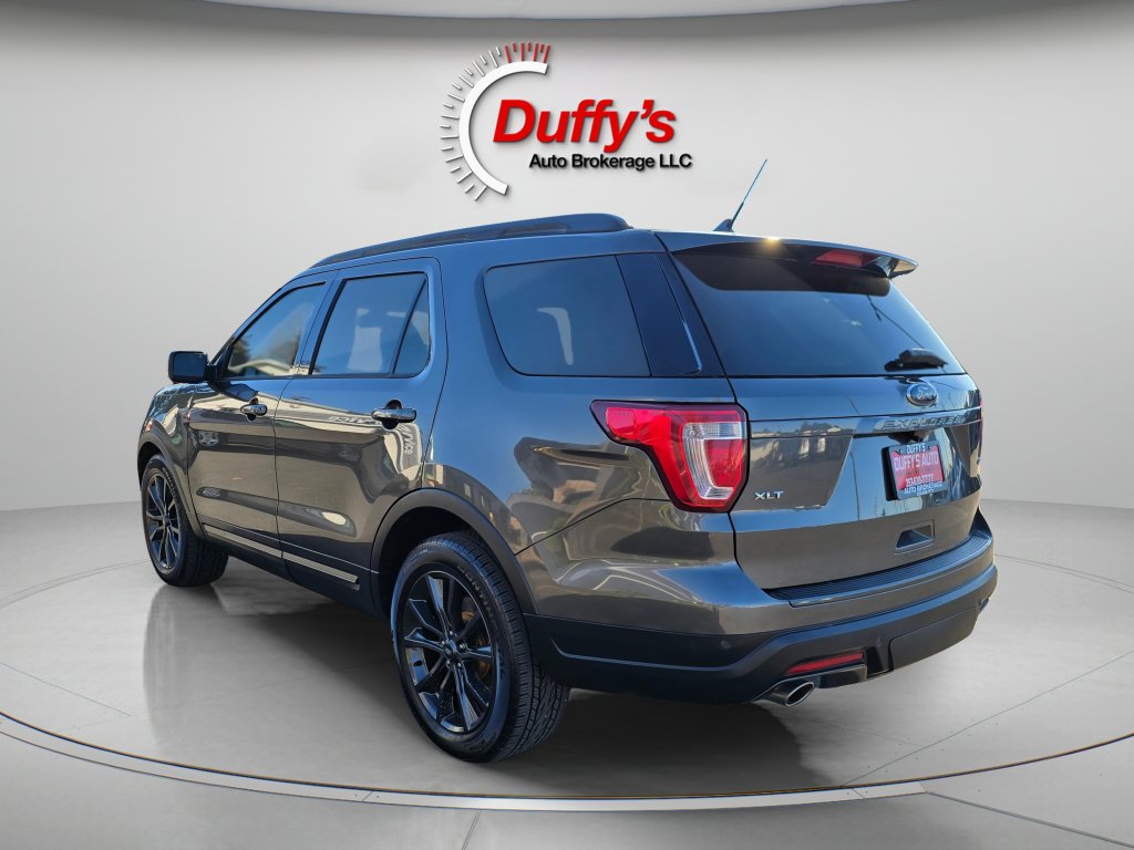 Used 2018 Ford Explorer XLT w/ XLT Appearance Package AWD/4WD image 18