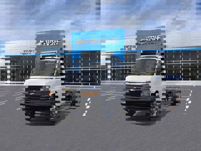New 2025 Chevrolet Express 4500 w/ Power Convenience Package image 8