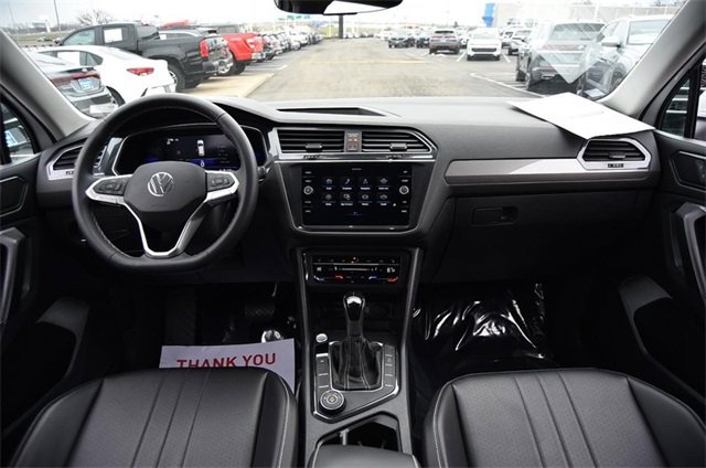 Certified 2022 Volkswagen Tiguan SE image 7