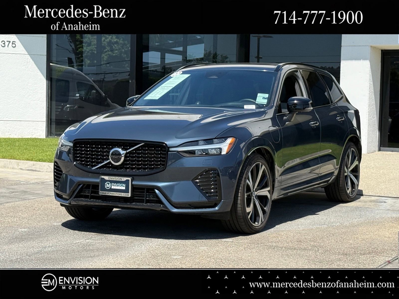 Used 2022 Volvo XC60 T8 R-Design w/ Advanced Package image 1