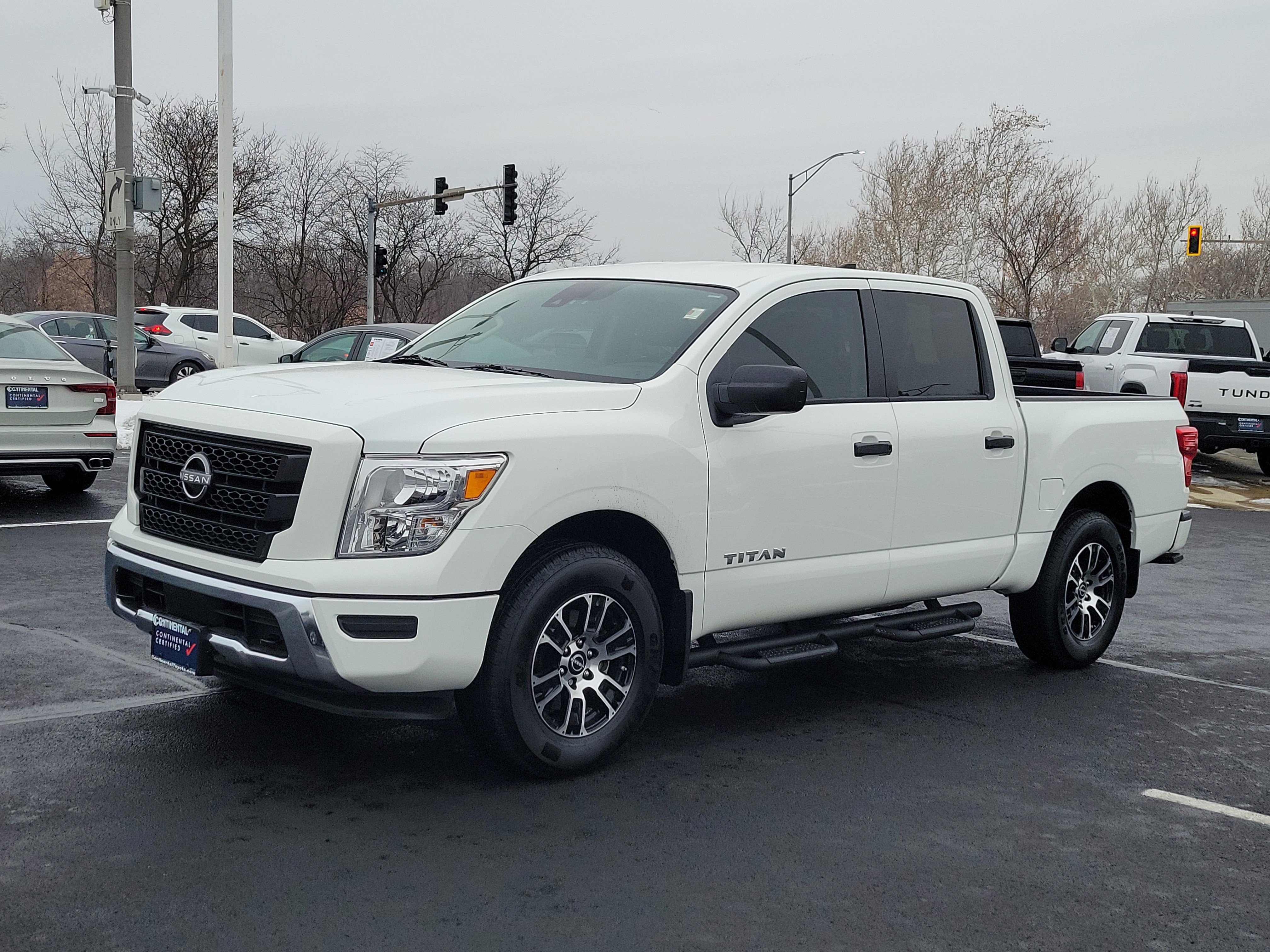 Used 2023 Nissan Titan SV w/ Accessory Utility Package image 3